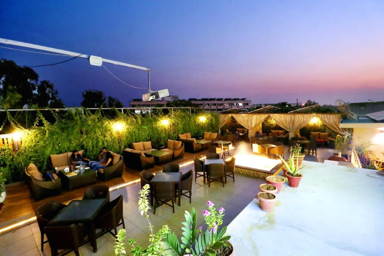 Hotel City Heart Premium Chandīgarh Buitenkant foto
