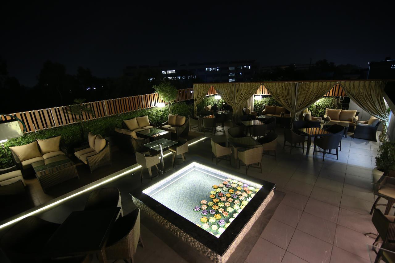 Hotel City Heart Premium Chandīgarh Buitenkant foto